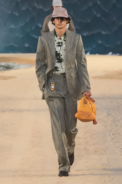 Look 38